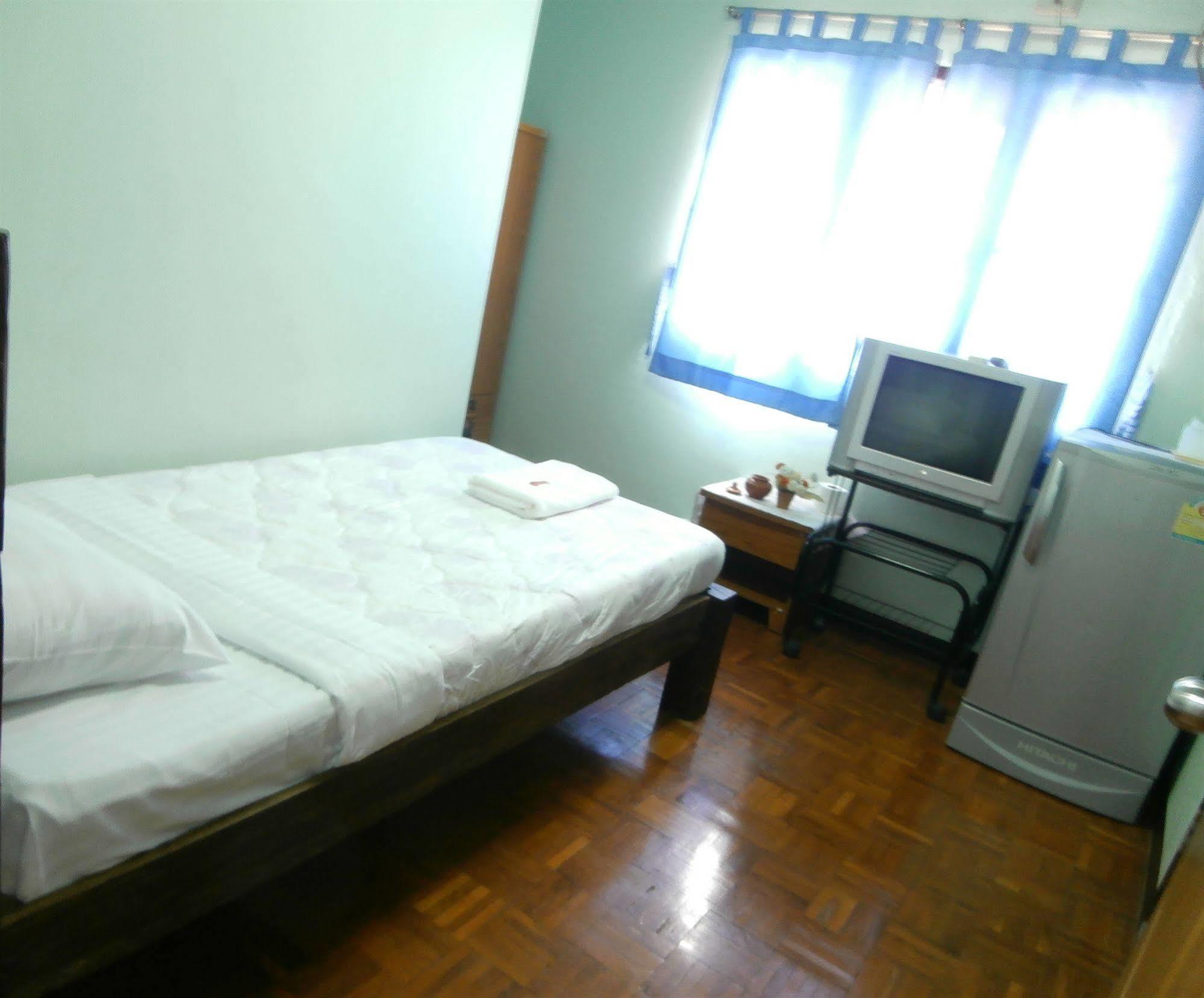 Nonni Guesthouse Чиангмай Экстерьер фото