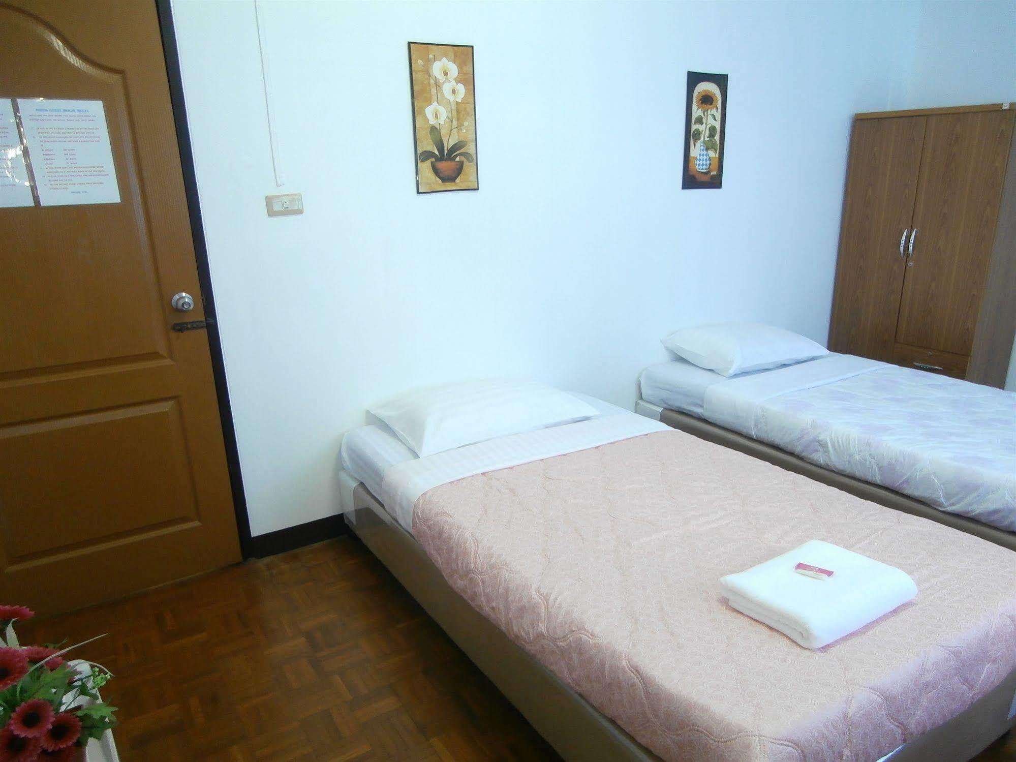 Nonni Guesthouse Чиангмай Экстерьер фото