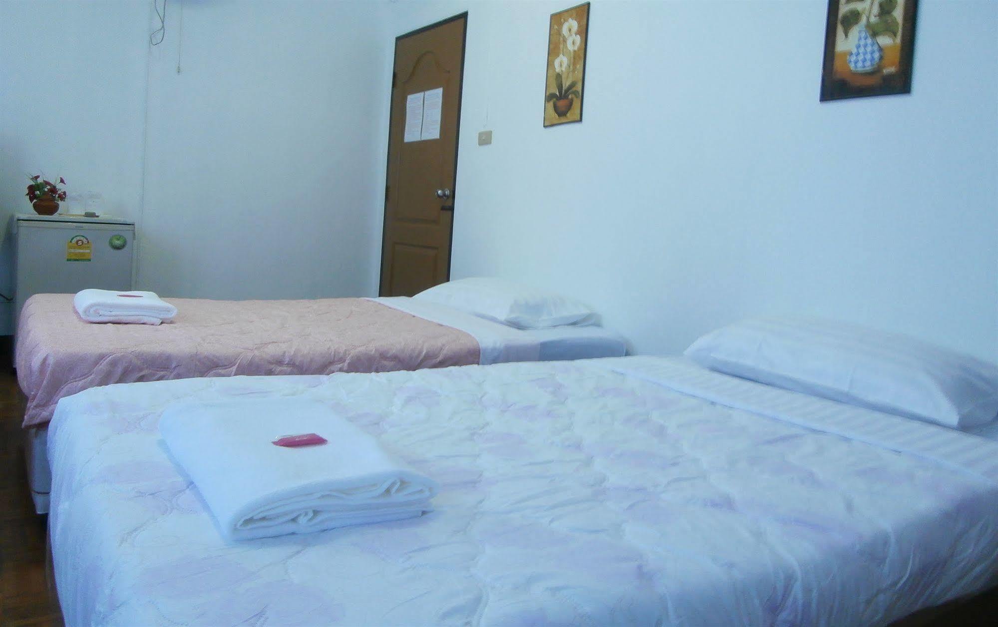 Nonni Guesthouse Чиангмай Экстерьер фото