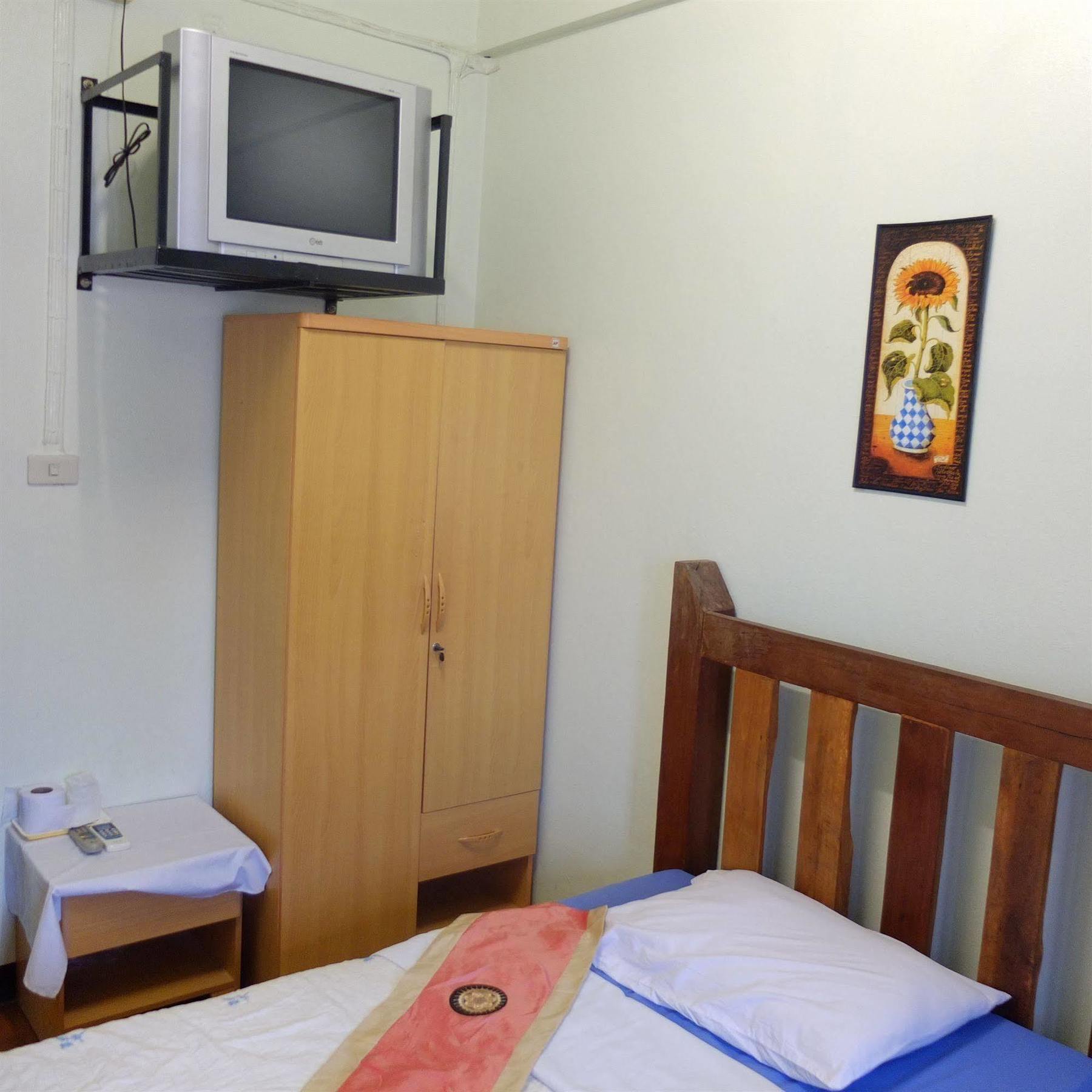 Nonni Guesthouse Чиангмай Экстерьер фото