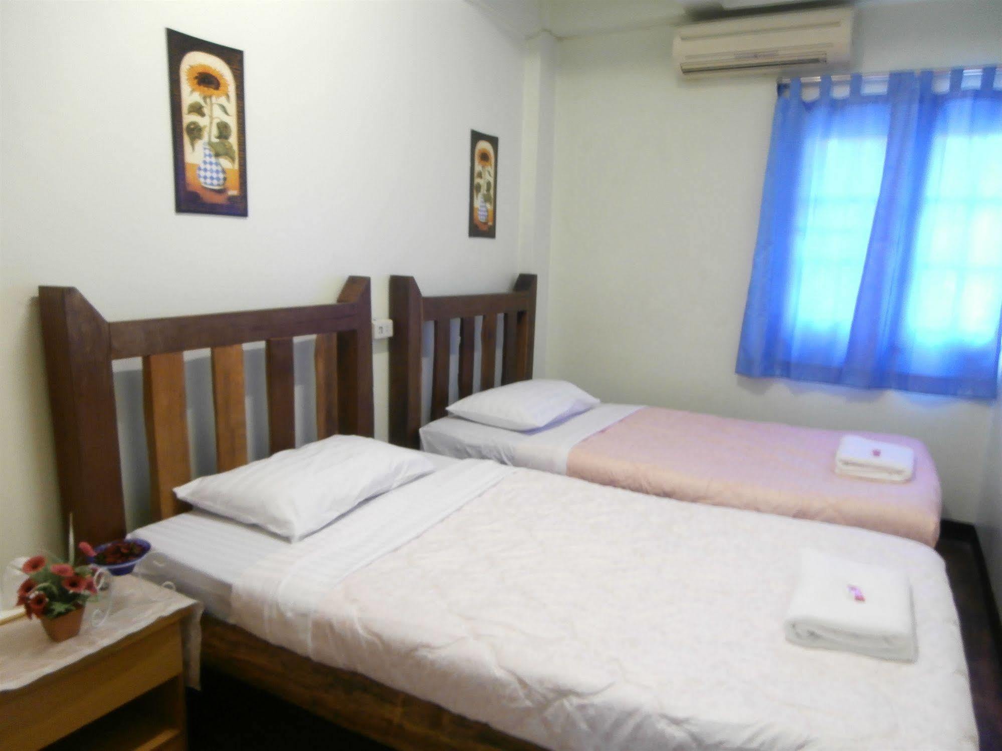 Nonni Guesthouse Чиангмай Экстерьер фото